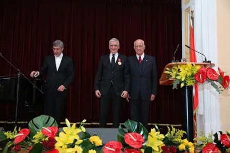 Doç. Dr. Gün Kut "galatasaray Eğitim Vakfı Onur Madalyası" ile Taltif Edildi.