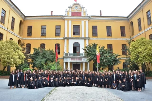Galatasaray Üniversitesi 2015-2016 Öğrenim Yılı Diploma Töreni Gerçekleşti