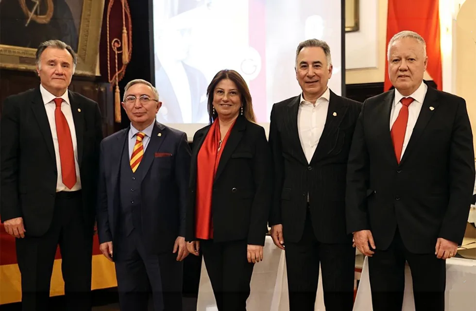 Galatasaray Spor Kulübü Divan Kurulu heyetine seçilen Başkan Aykutalp Derkan ile