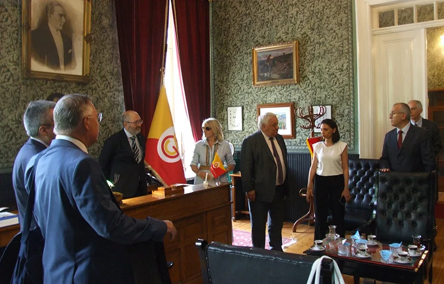 Fransa Senatosu Fransa-türkiye Dostluk Grubu Üyeleri Galatasaray Lisesi’ni Ziyaret Etti