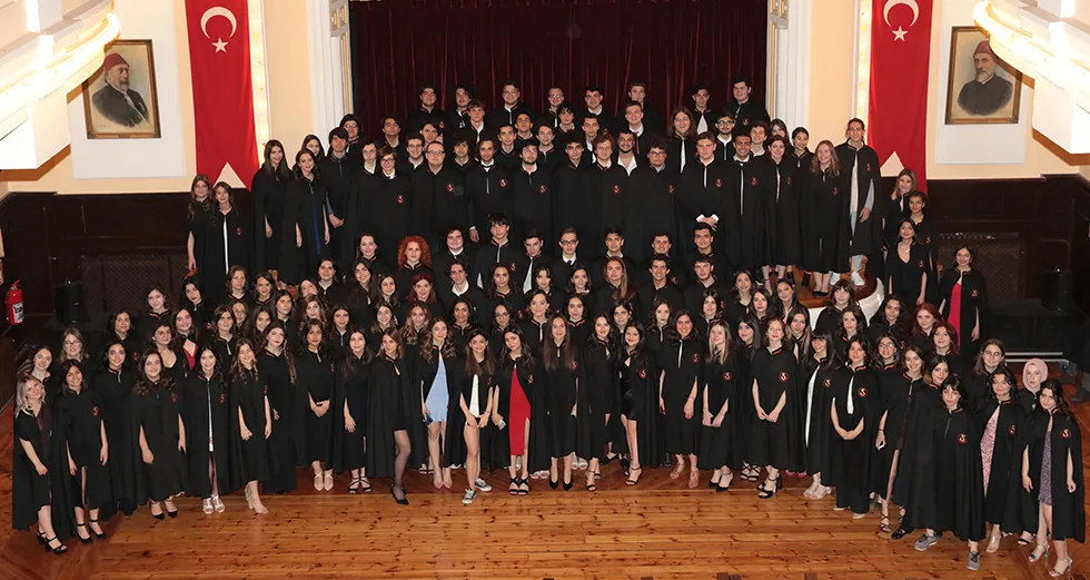 Galatasaray Lisesi 2021/2022 Öğretim Yılı Diploma Törenleri Gerçekleşti