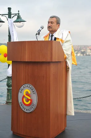 Galatasaray Üniversitesi 2012-2013 Öğrenim Yılı Diploma Töreni Gerçekleşti