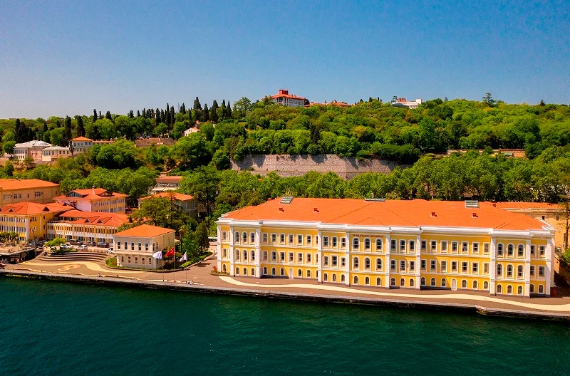 Restorasyonu Biten Gsü Tarihi Binasini Ziyaret