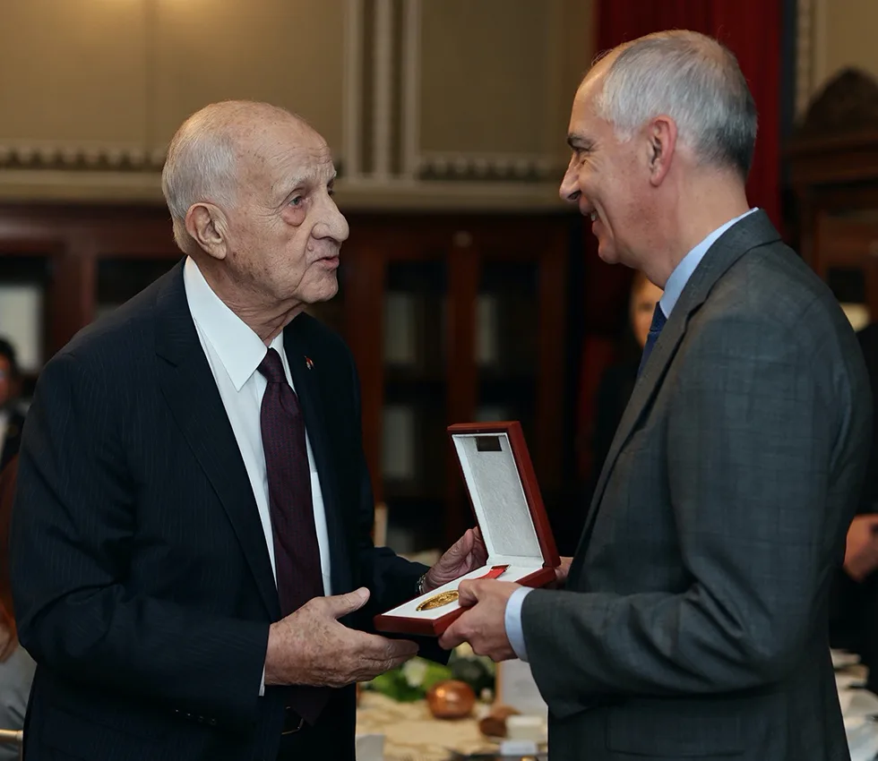 S.e.m. Hervé Magro’ya “onur Madalyası”